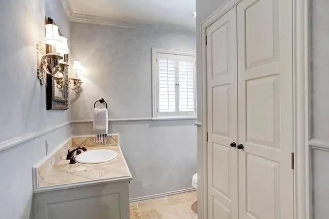 $9,500 | 5508 Candlewood Drive, Houston, TX 77056