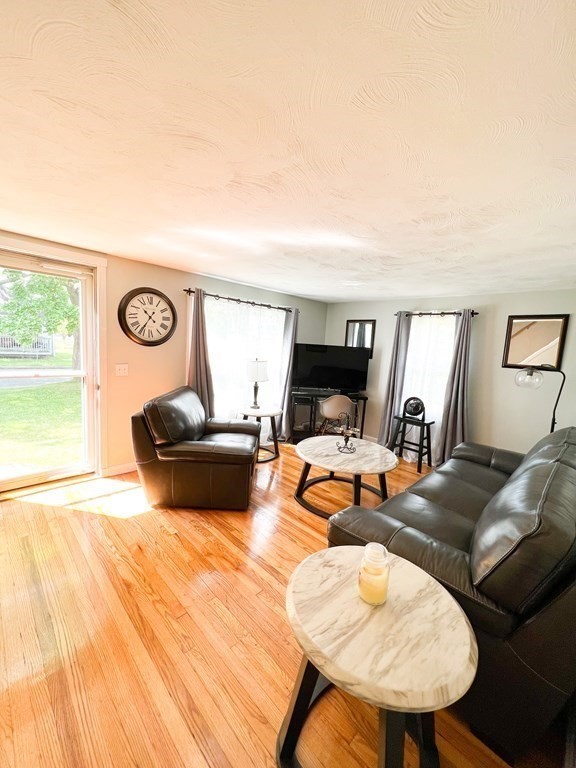 6 Tyrone Street Springfield, MA 01104 - Photo 4 of 17