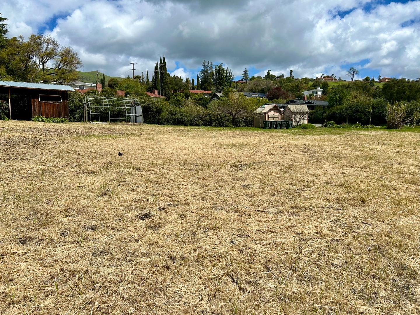 0 Mt Hamilton Road San Jose, CA 95127 - Photo 1 of 3 a view of a terrace with yard