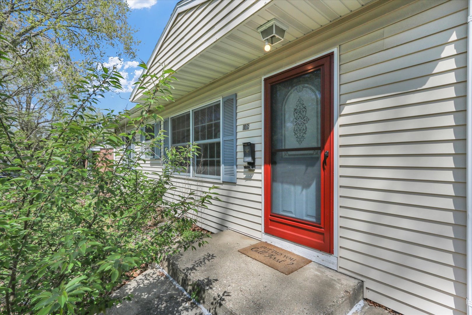 1108 Eastern Drive Urbana, IL 61801 - Photo 4 of 29 a backyard of a house with seating space