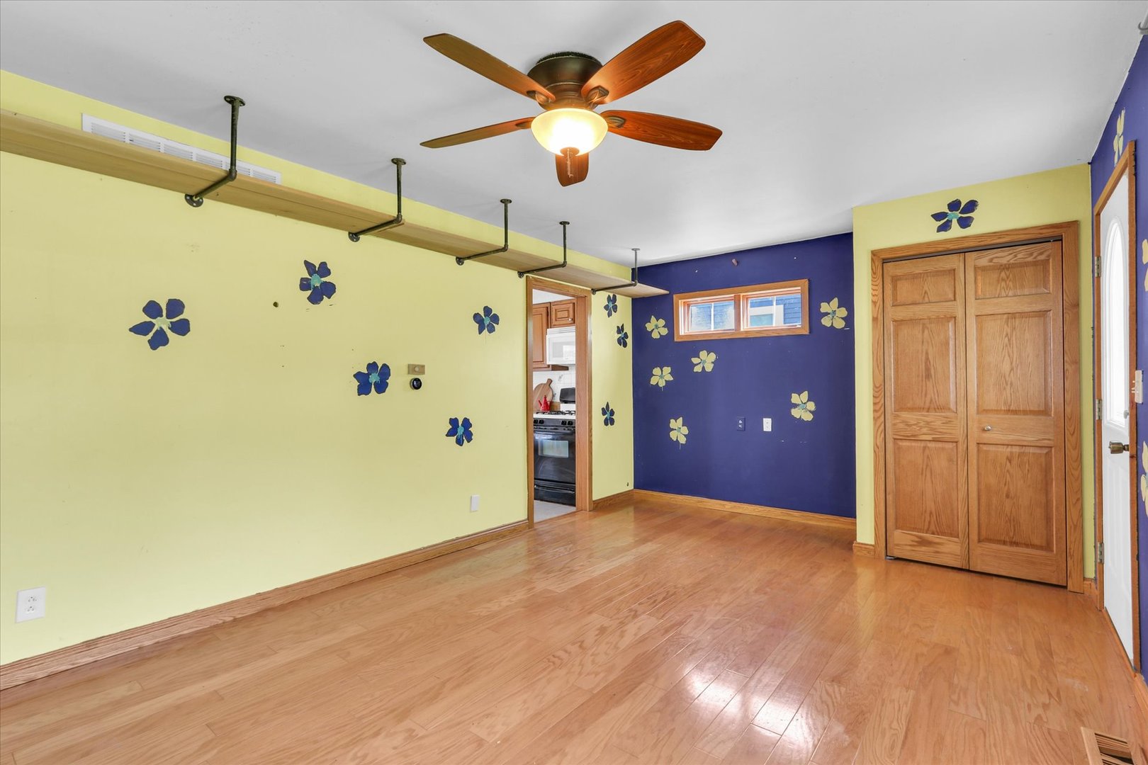1108 Eastern Drive Urbana, IL 61801 - Photo 7 of 29 a view of a livingroom with a ceiling fan