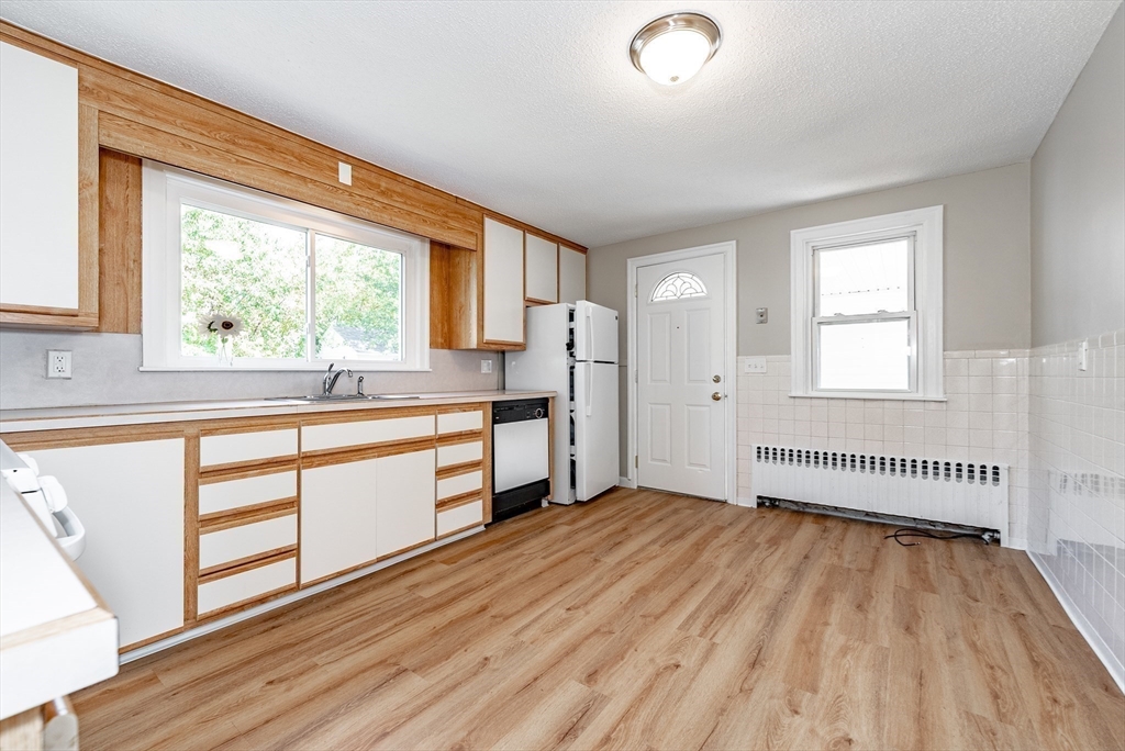 29 Davis Street Springfield, MA 01104 - Photo 15 of 42