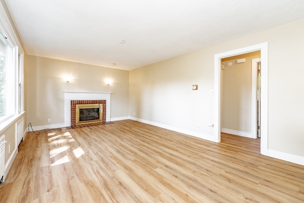 29 Davis Street Springfield, MA 01104 - Photo 20 of 42