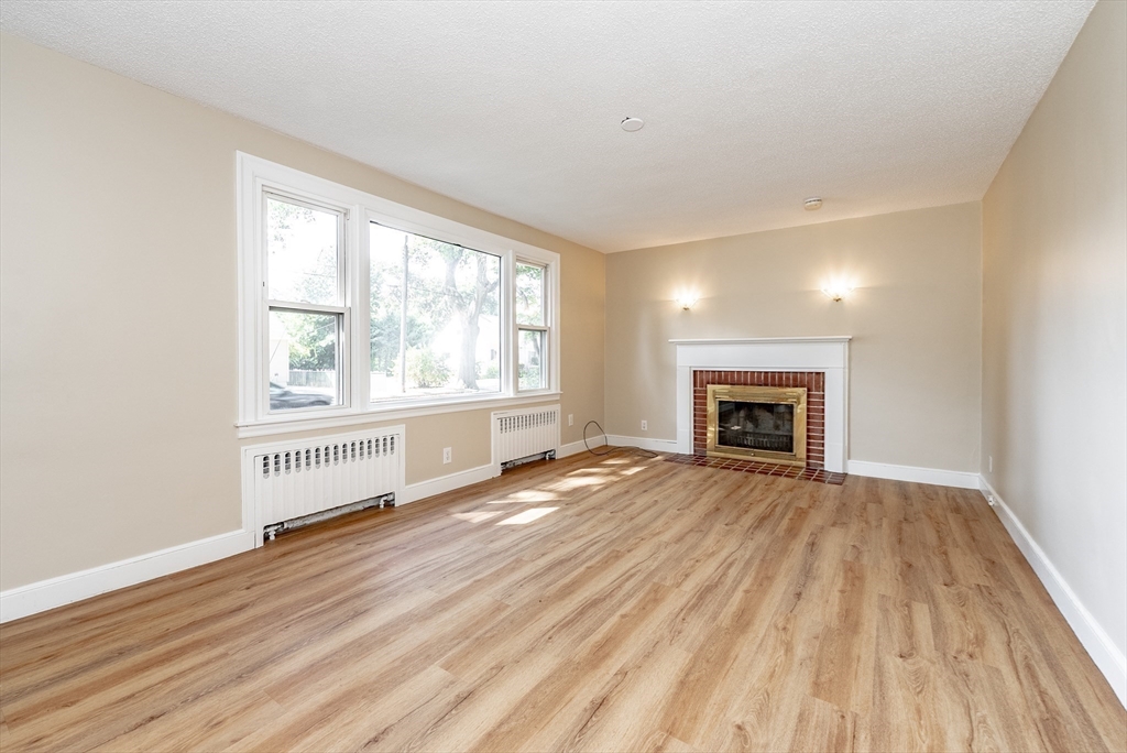 29 Davis Street Springfield, MA 01104 - Photo 22 of 42