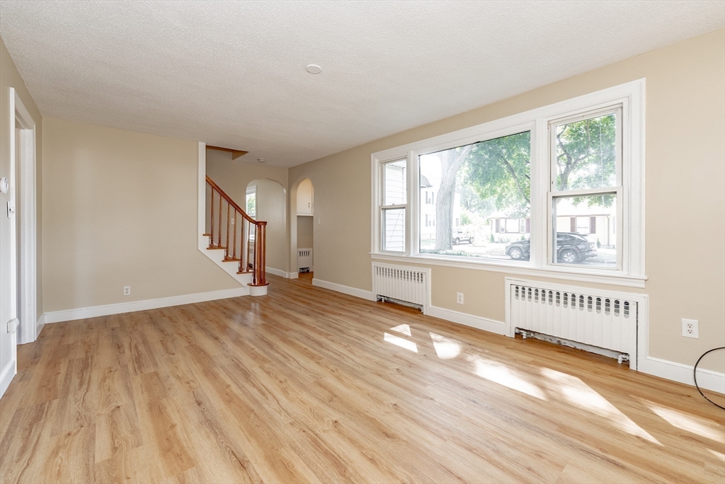 29 Davis Street Springfield, MA 01104 - Photo 24 of 42