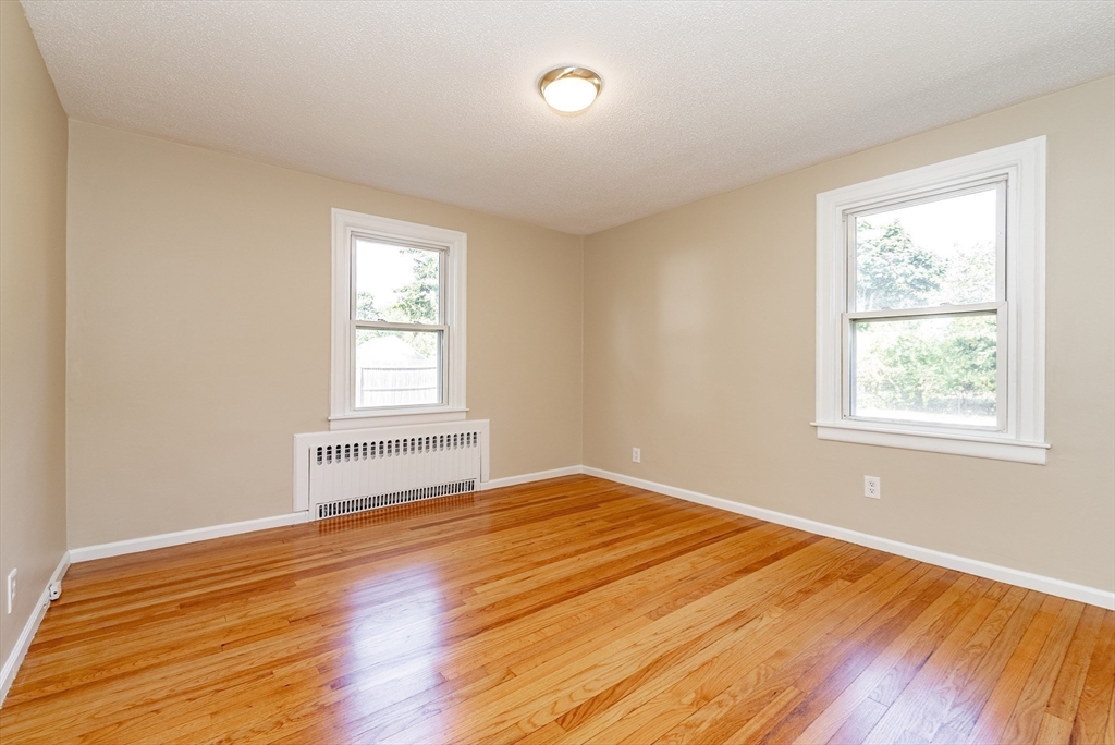 29 Davis Street Springfield, MA 01104 - Photo 26 of 42