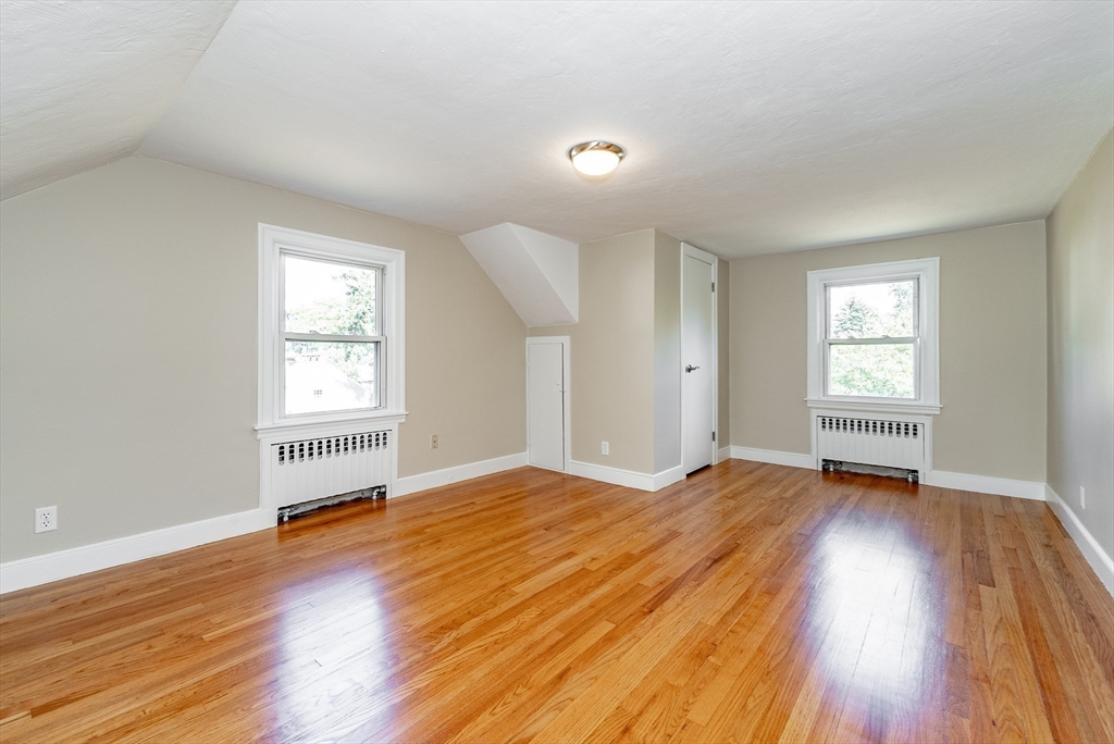 29 Davis Street Springfield, MA 01104 - Photo 33 of 42