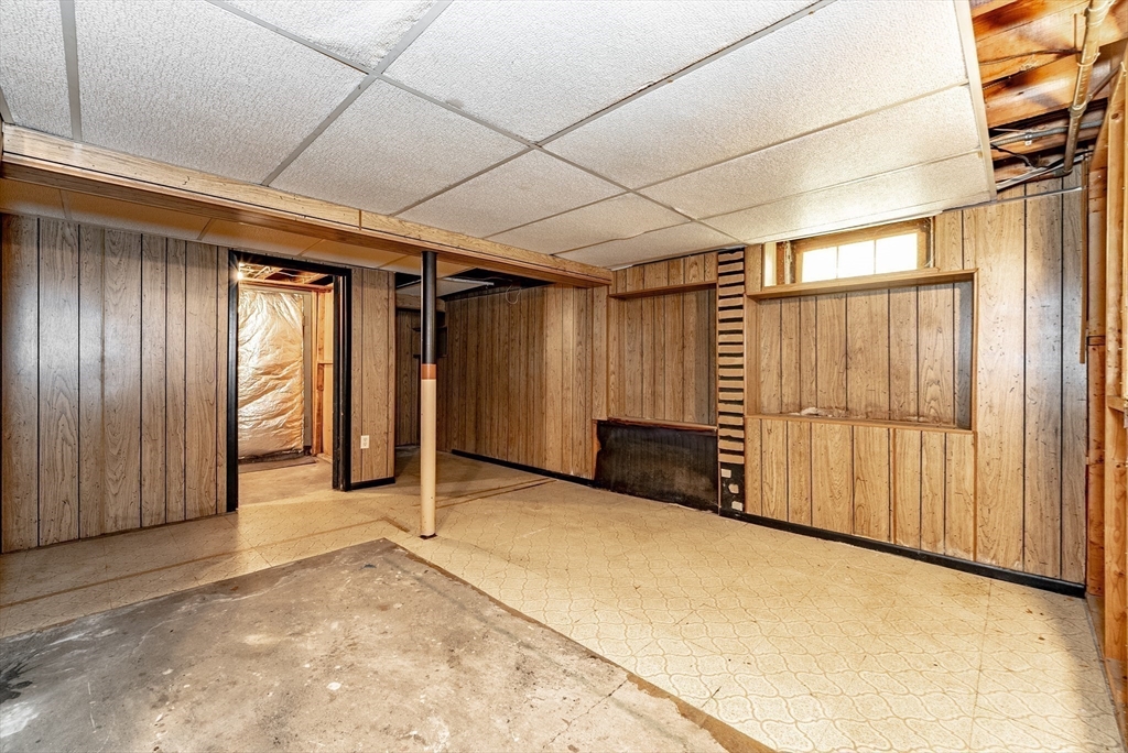 29 Davis Street Springfield, MA 01104 - Photo 39 of 42