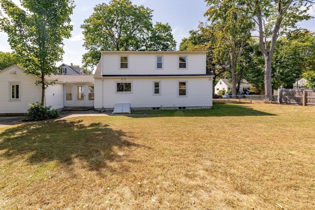 29 Davis Street Springfield, MA 01104 - Photo 6 of 42