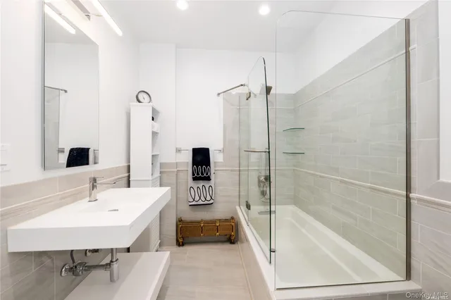 $4,600 | 29-33 212th Street, Unit 1F | Bayside