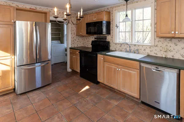 $375,000 | 25 Union Street, Deep River, CT 06417