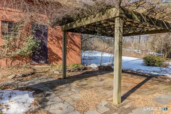 $375,000 | 25 Union Street, Deep River, CT 06417