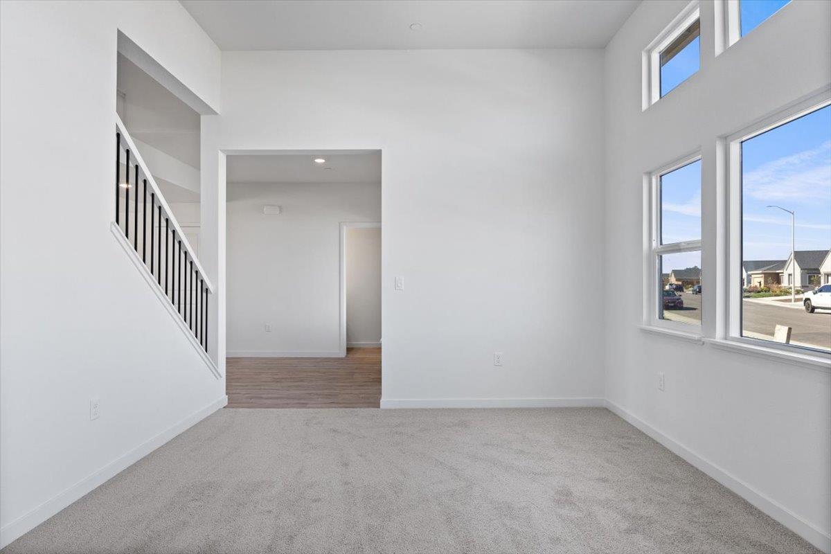279 Piper Lane Colusa, CA 95932 - Photo 26 of 51 an entryway and a hallway with windows