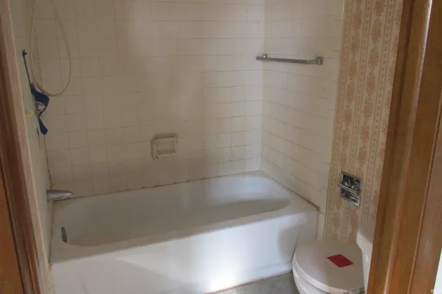 $35,100 | 1921 Cardinal Drive, Albany, IN 47320