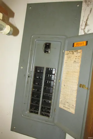 $35,100 | 1921 Cardinal Drive, Albany, IN 47320