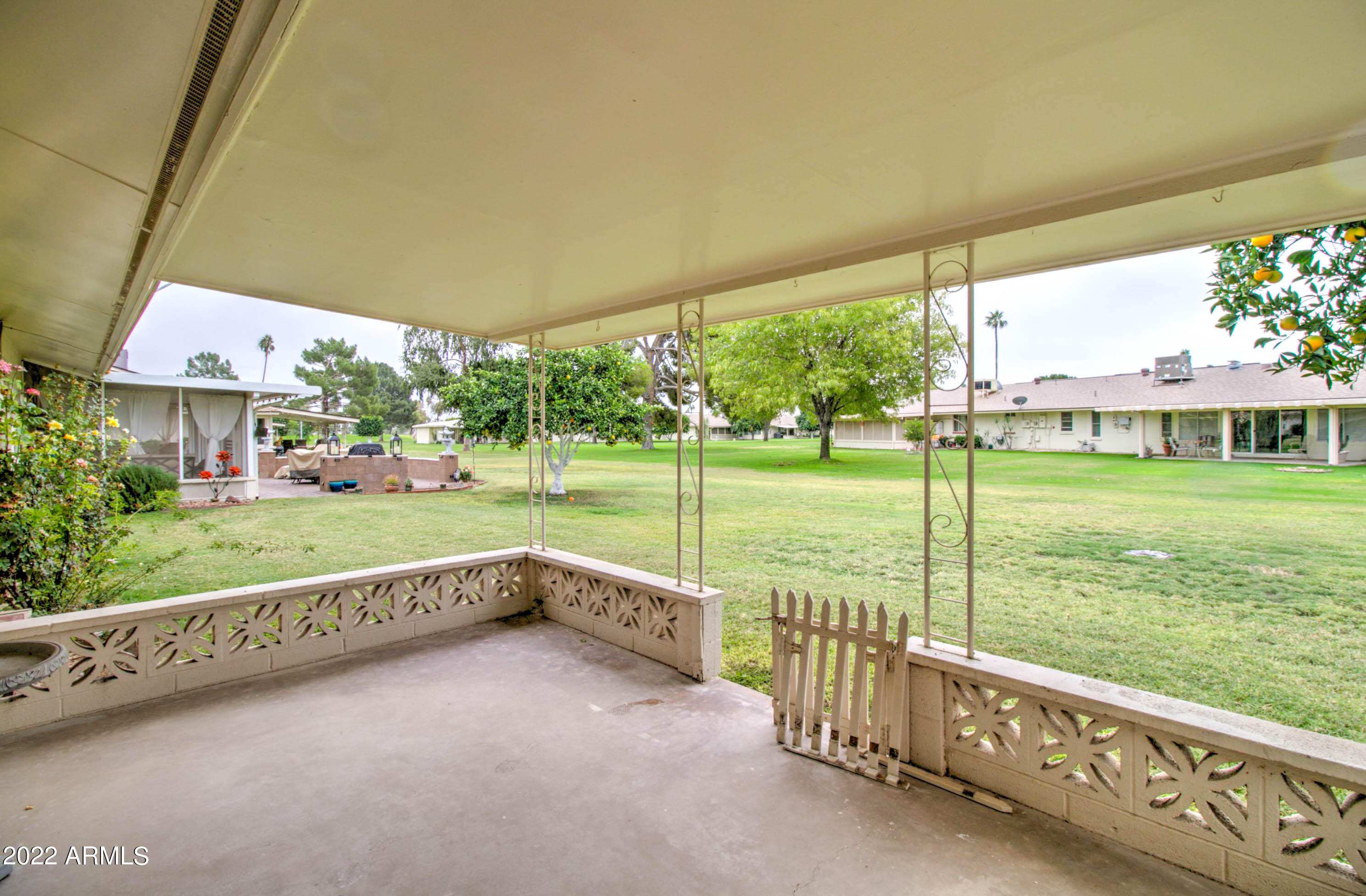 10725 West Hatcher Road Sun City, AZ 85351 - Photo 7 of 26 10725 W Hatcher Rd-7