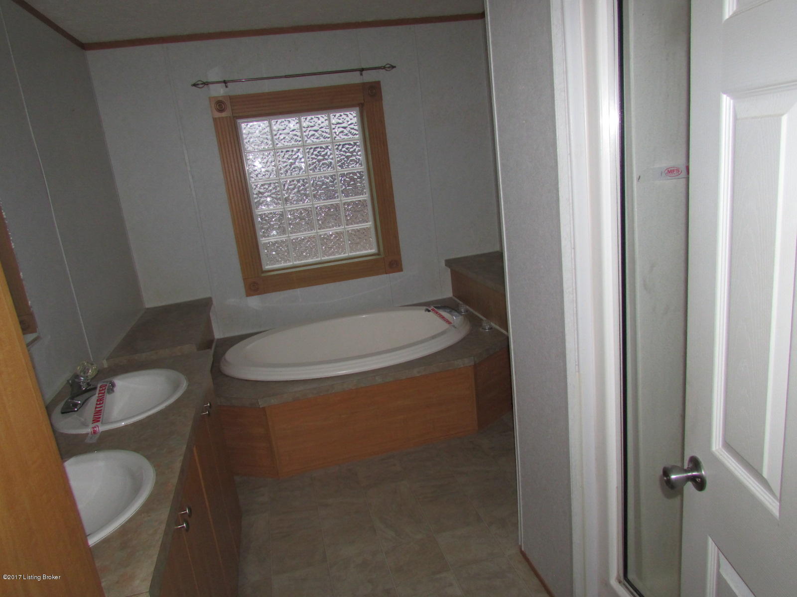 837 Constantine Road Cecilia, KY 42724 - Photo 4 of 13 bathroom 1