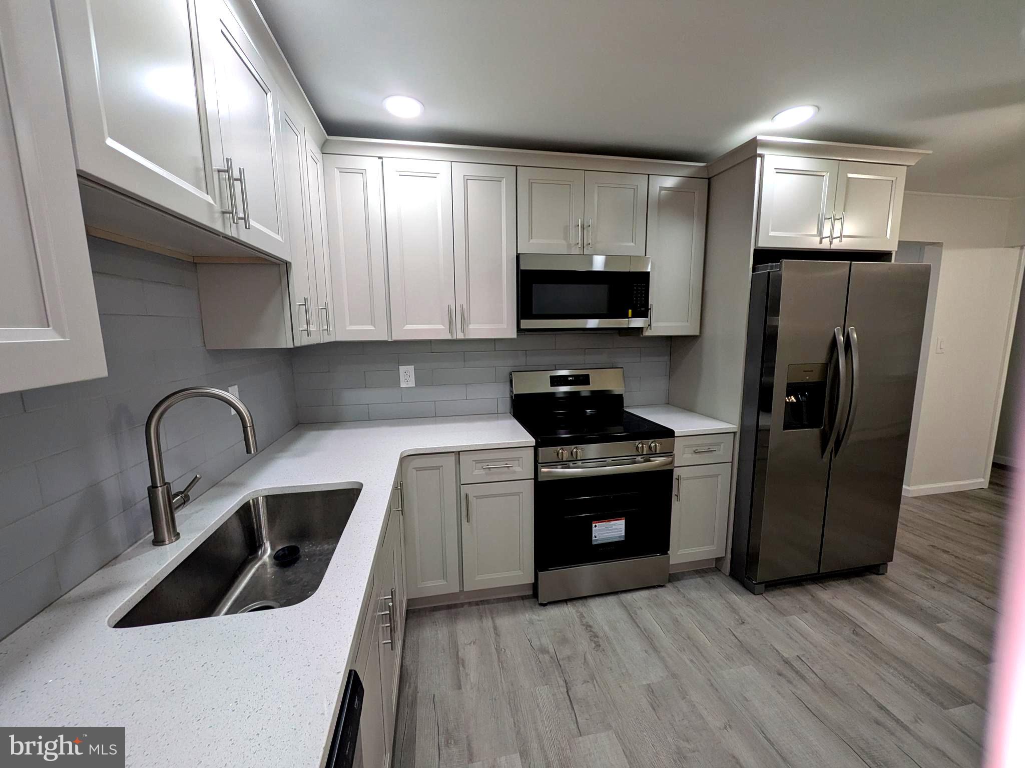 71 Handy Road Levittown, PA 19056 - Photo 4 of 15