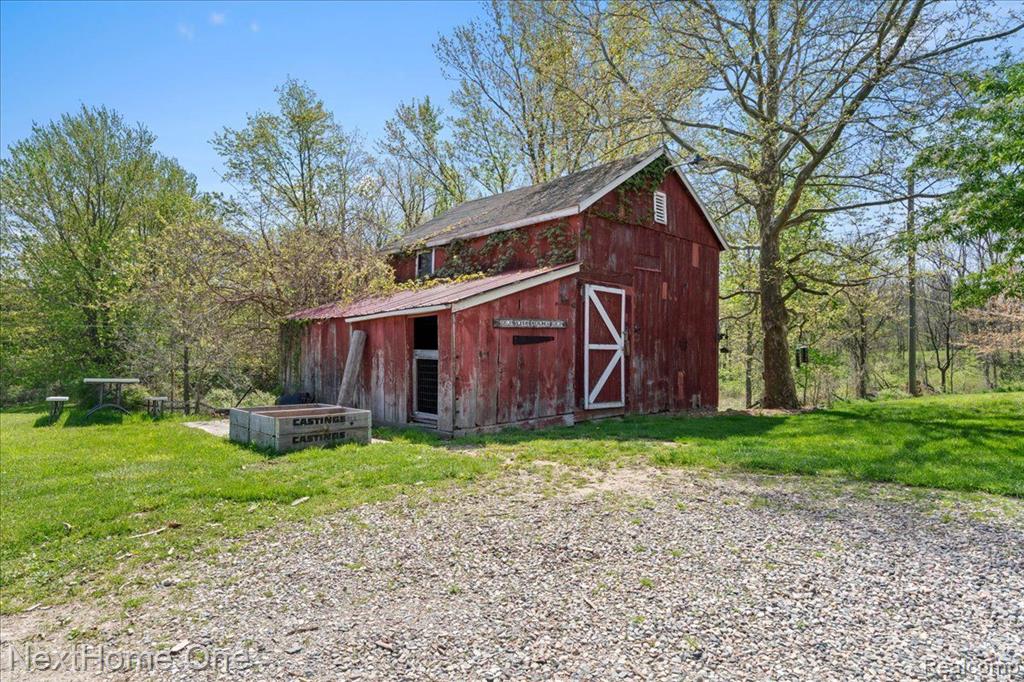 3440 Crandall Road Howell, MI 48855 - Photo 23 of 36 Gallery Image 23