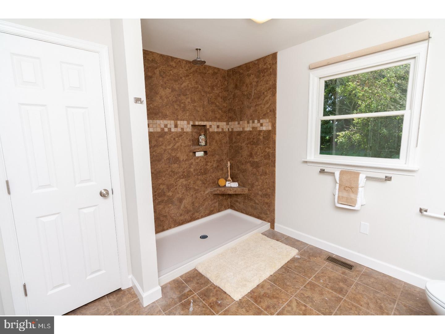 25236 Prettyman Road Georgetown, DE 19947 - Photo 16 of 25 Master Bathroom