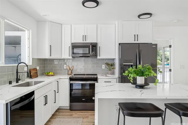 $950,000 | 54-74 Kamehameha Highway, Unit B, Hauula, HI 96717