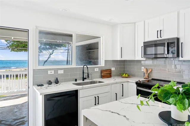 $950,000 | 54-74 Kamehameha Highway, Unit B, Hauula, HI 96717