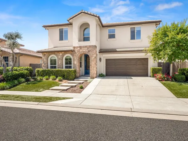 $918,000 | 1229 East Via Roma Drive, Fresno, CA 93730
