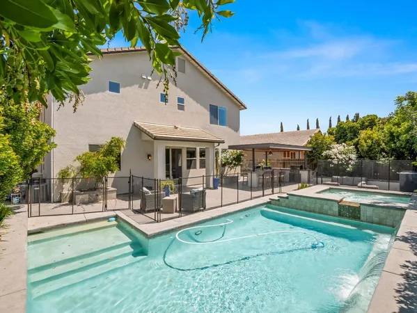 $918,000 | 1229 East Via Roma Drive, Fresno, CA 93730