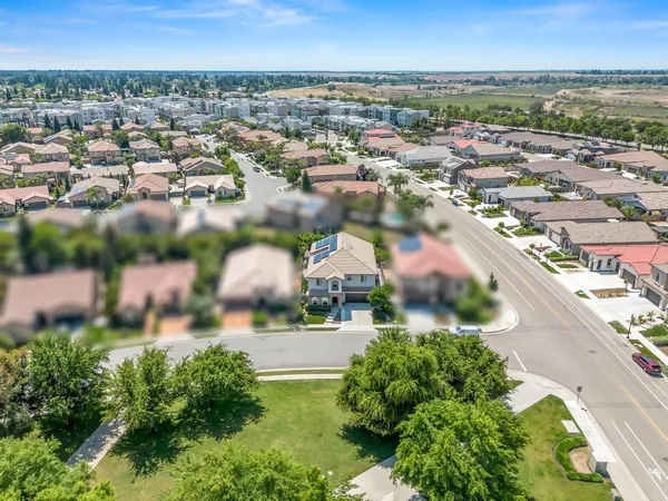 $918,000 | 1229 East Via Roma Drive, Fresno, CA 93730