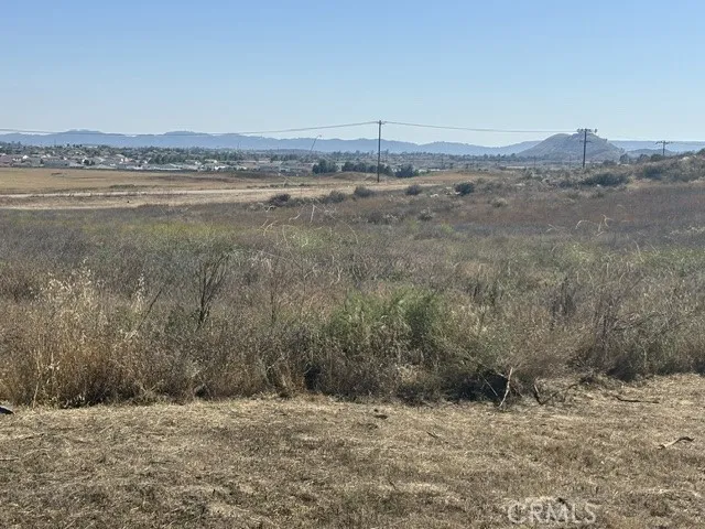 17 Keller Road Winchester, CA 92596 - Photo 11 of 21 a view of a lake near a mountain