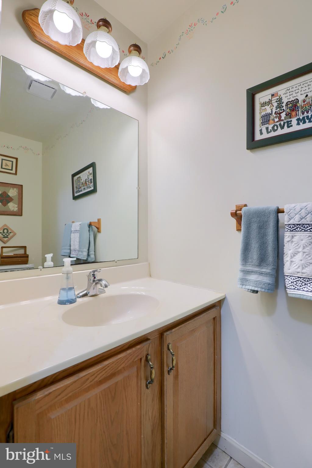 425 Greenville Road Denver, PA 17517 - Photo 44 of 51 Powder Room