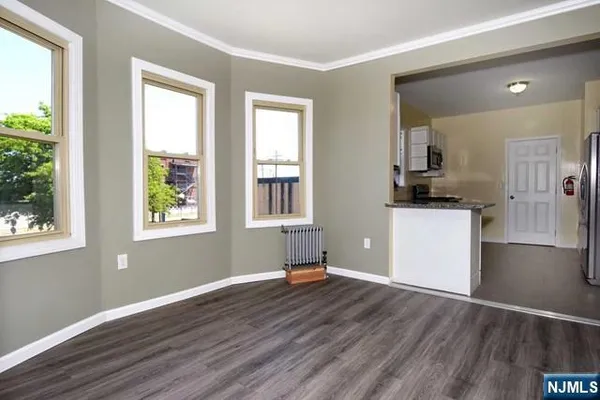 $2,600 | 308 Milburn Avenue, Unit 2, Lyndhurst, NJ 07071