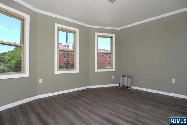 $2,600 | 308 Milburn Avenue, Unit 2, Lyndhurst, NJ 07071