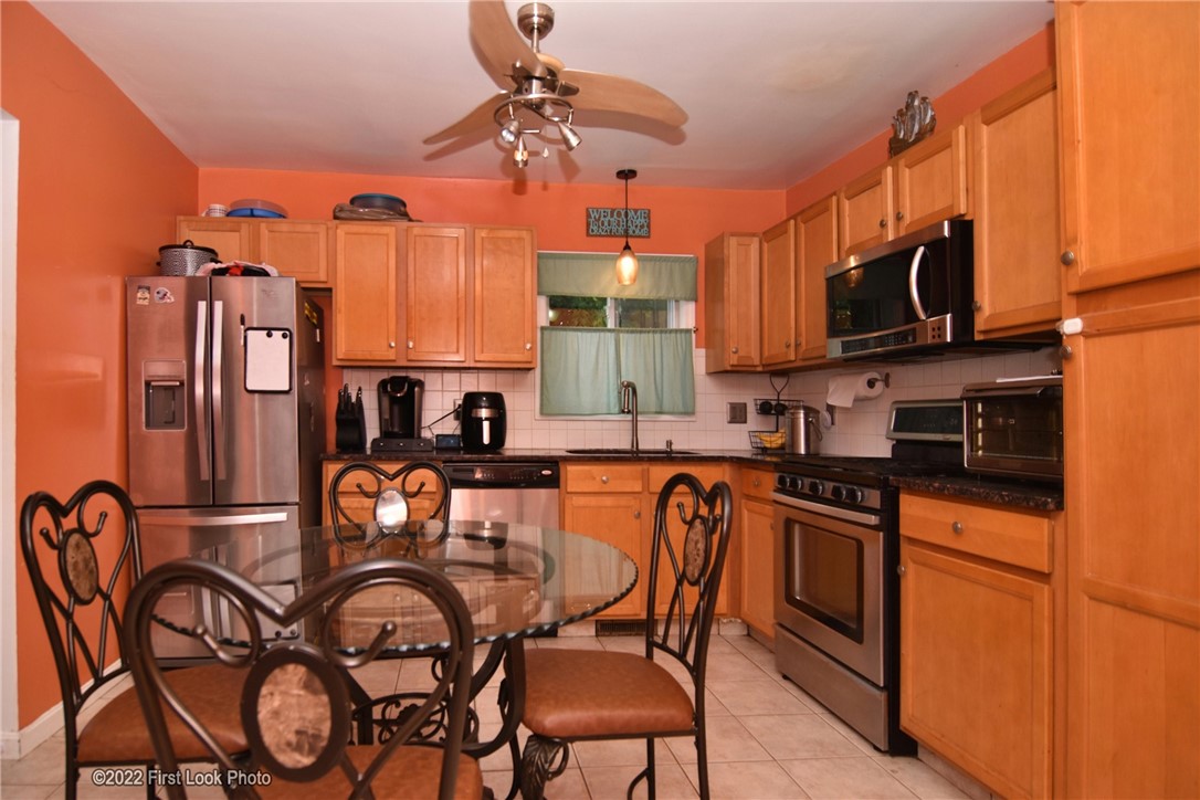 4 Hudson Lane Warwick, RI 02886 - Photo 6 of 40