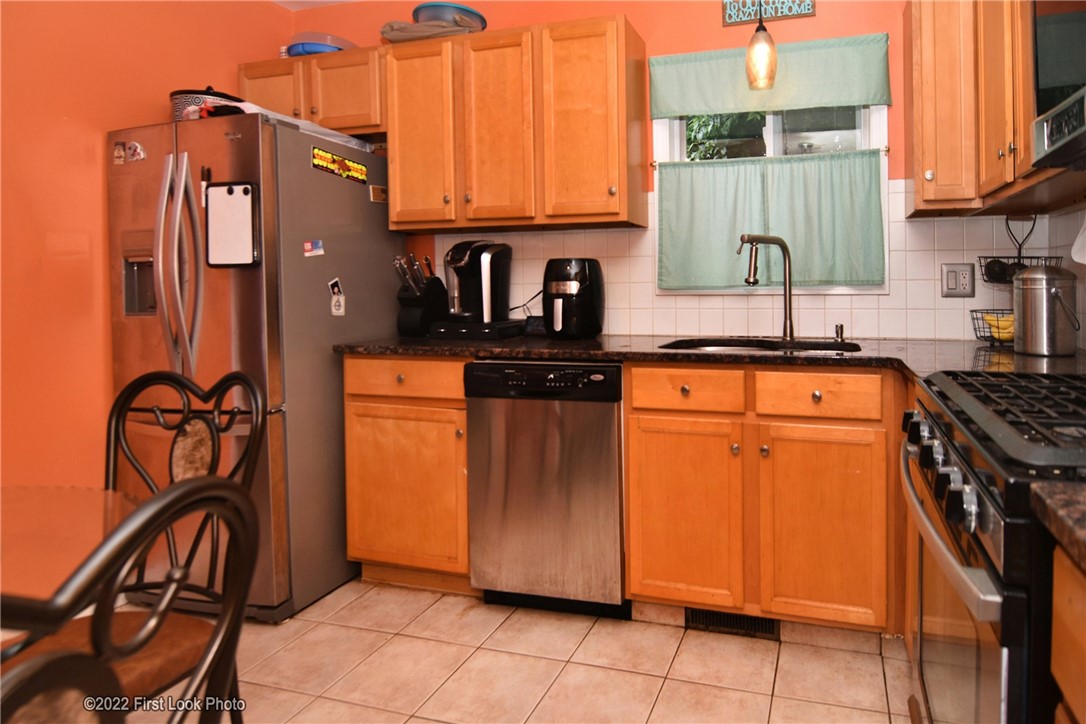 4 Hudson Lane Warwick, RI 02886 - Photo 8 of 40