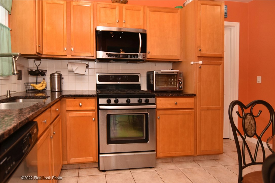 4 Hudson Lane Warwick, RI 02886 - Photo 9 of 40