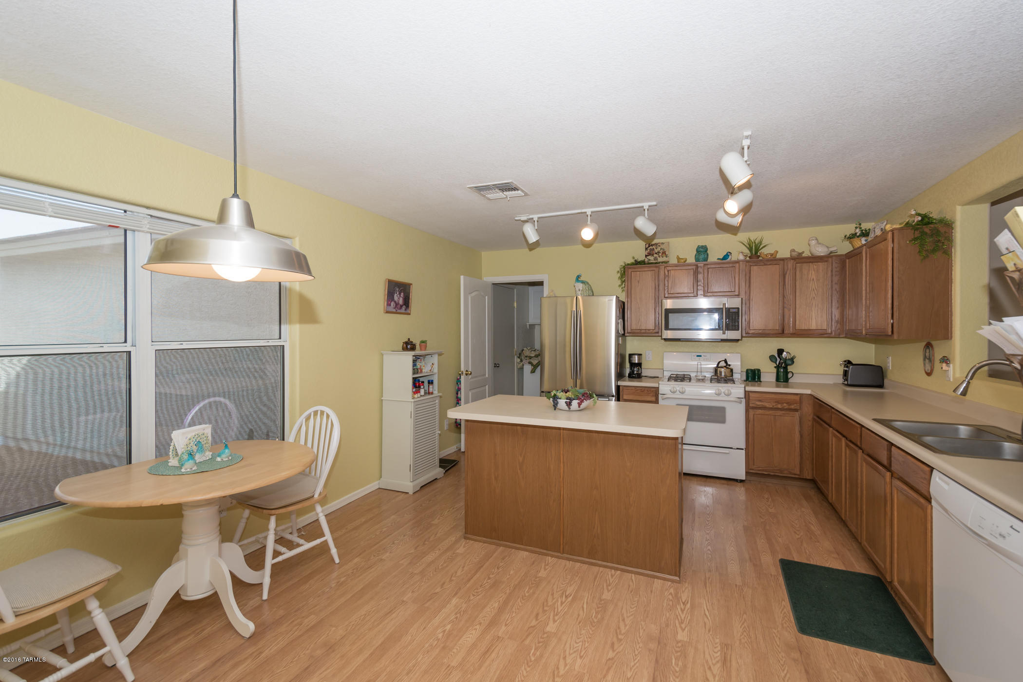 7747 West Oak Stream Road Tucson, AZ 85743 - Photo 5 of 39
