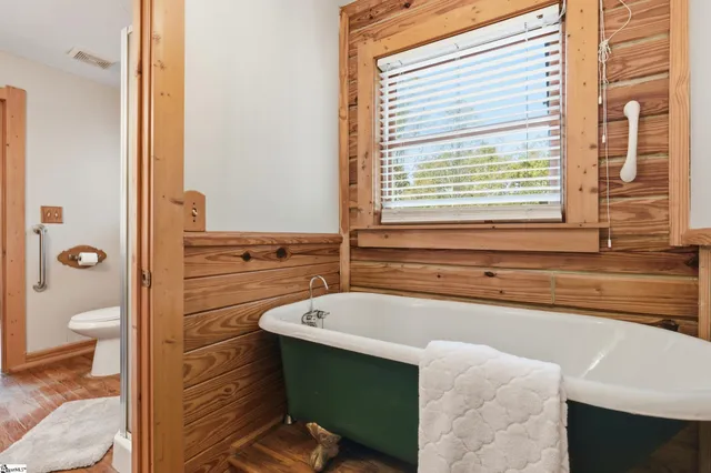 $649,900 | 925 West 14th Highway, Landrum, SC 29356