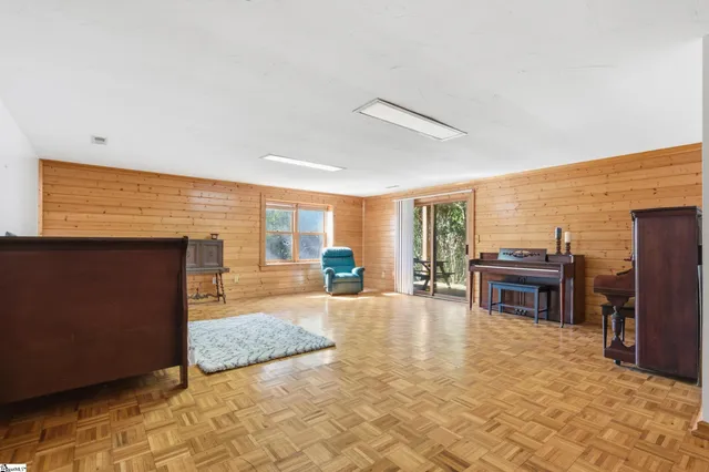 $649,900 | 925 West 14th Highway, Landrum, SC 29356