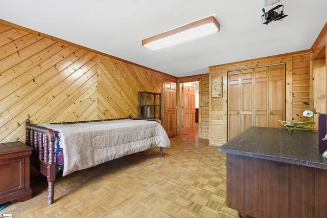 $649,900 | 925 West 14th Highway, Landrum, SC 29356