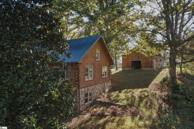 $649,900 | 925 West 14th Highway, Landrum, SC 29356