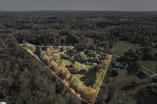 $649,900 | 925 West 14th Highway, Landrum, SC 29356