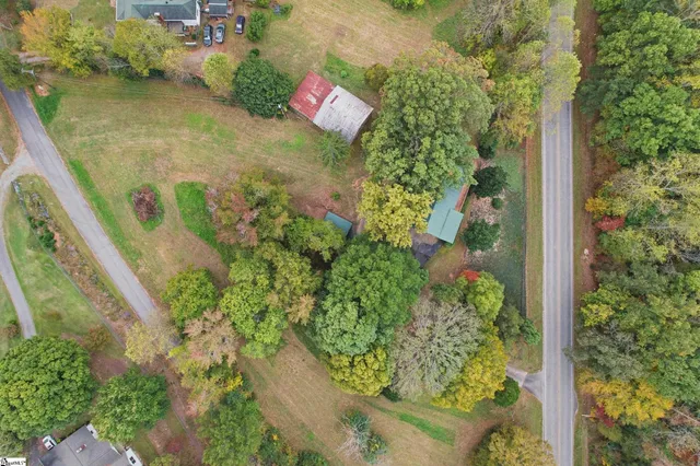 $649,900 | 925 West 14th Highway, Landrum, SC 29356