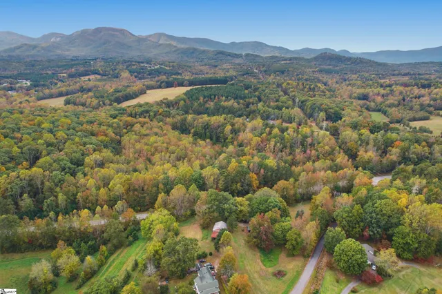 $649,900 | 925 West 14th Highway, Landrum, SC 29356