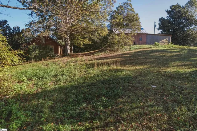 $649,900 | 925 West 14th Highway, Landrum, SC 29356