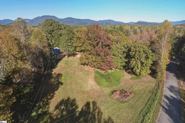 $649,900 | 925 West 14th Highway, Landrum, SC 29356