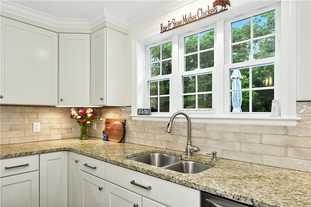 107 Pottersville Road Little Compton, RI 02837 - Photo 8 of 49