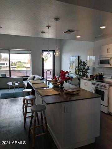 1130 North 2nd Street, Unit 210 Phoenix, AZ 85004 - Photo 4 of 9 20210302171216285340000000-o