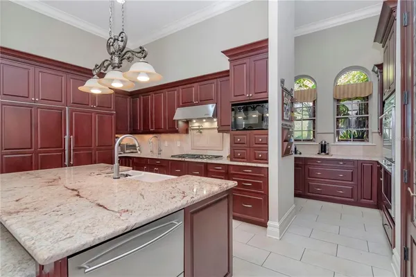 $2,395,000 | 18901 Lakes Edge Way, Odessa, FL 33556