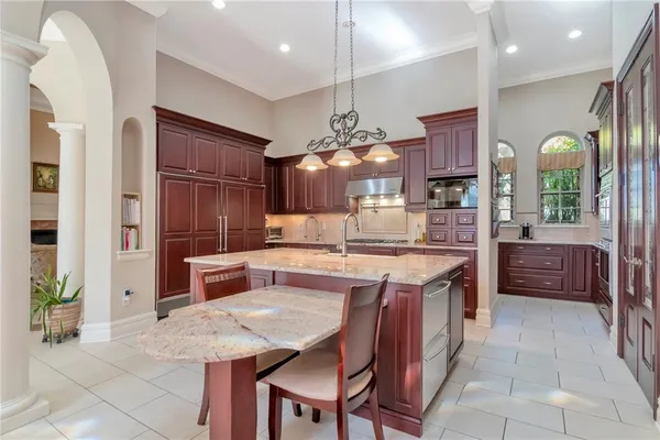 $2,395,000 | 18901 Lakes Edge Way, Odessa, FL 33556